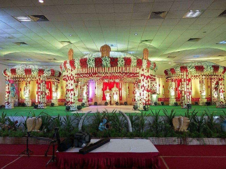 Bright Round Mandap