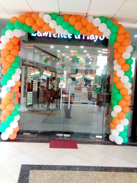 Independence Day Decor with Balloons