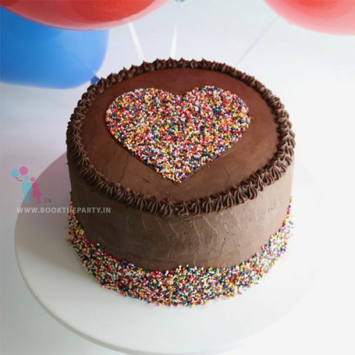 Mouthwatering Chocolate Cream Cake