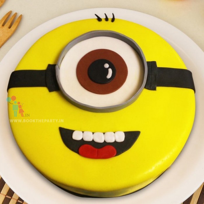 Cutest Minion Cake