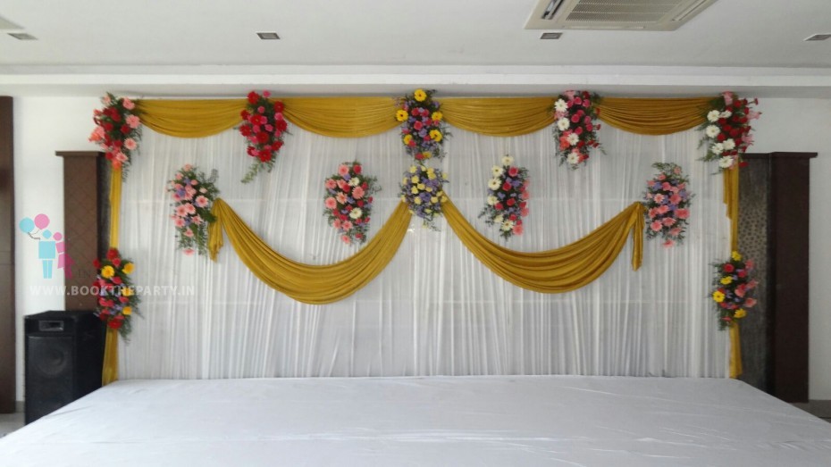 Gold And White Drapes Backdrop With Bouquets -Decorations 