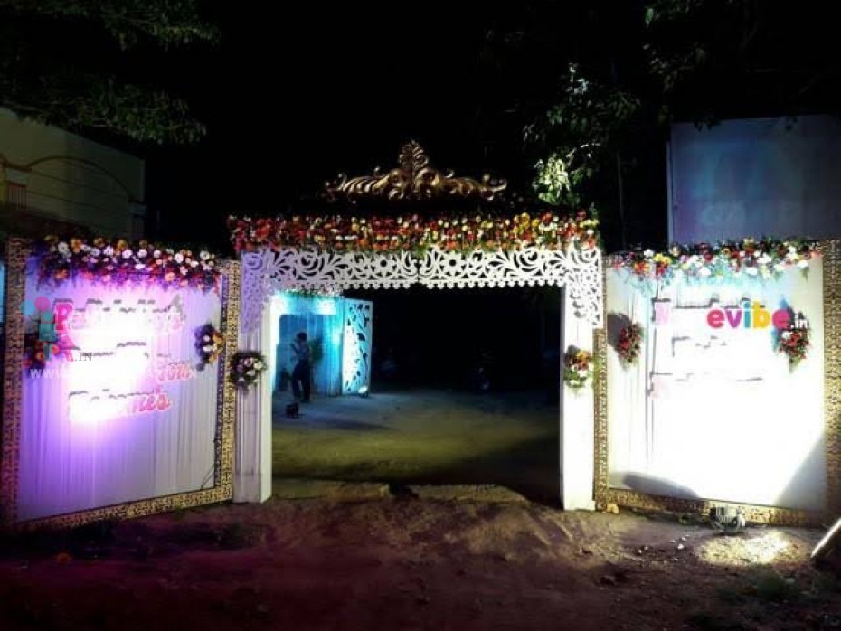 White Fiber Jaali Stage Decoration