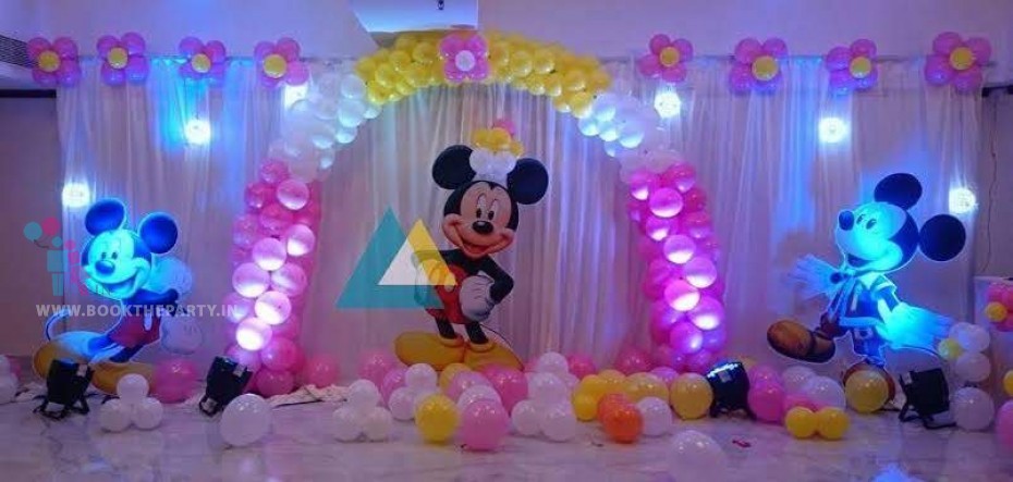 Micky Theme with Balloon Arch 