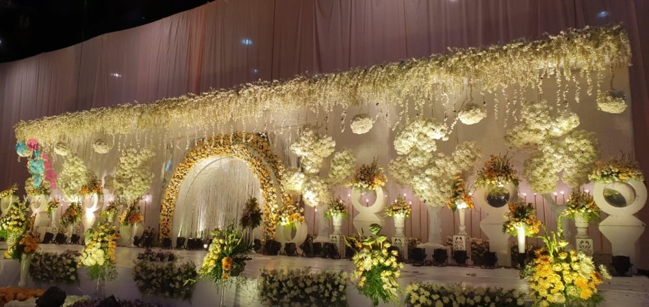 Contemporary Theme With Props And Candle Light Stands 