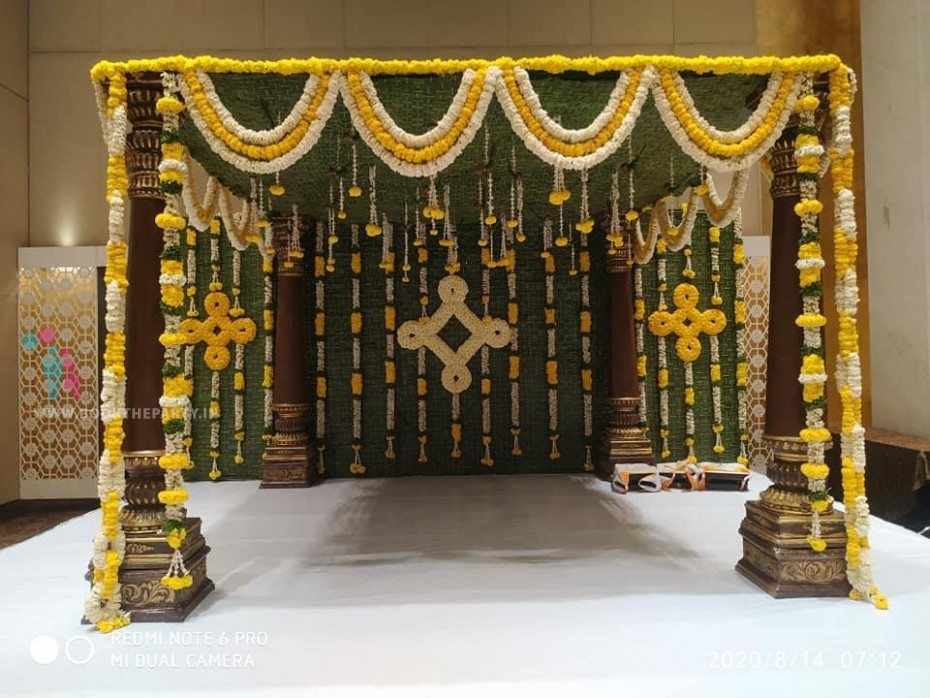 Green Mat with Fiber Pillar Mandapam