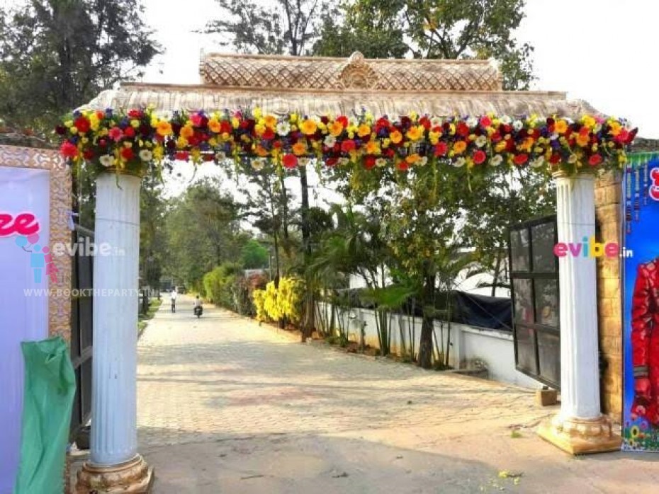 Bright Round Mandap