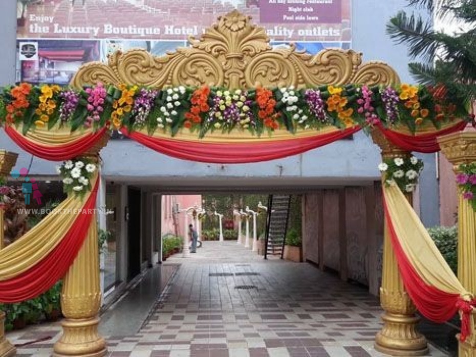 Round Mandapam with White and Pink Drapes Theme
