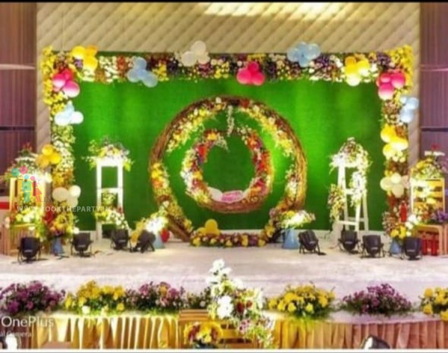 Artificial Green Mat With Fancy Props Theme 