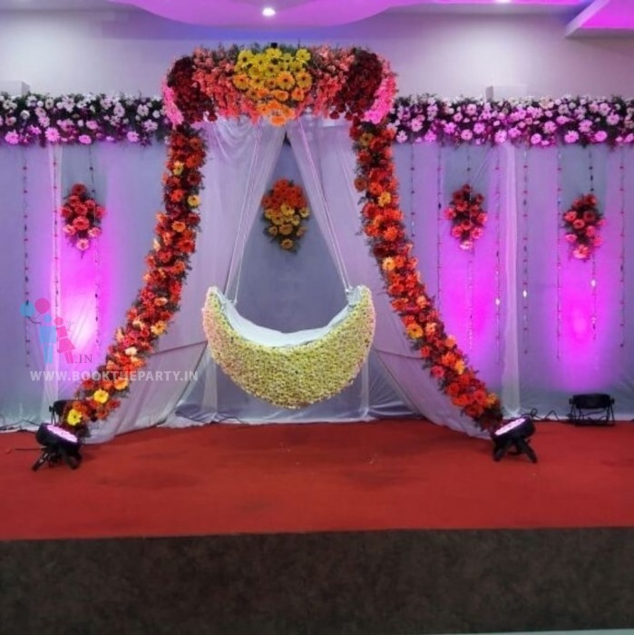 Maharani Theme With Flower Pasting Cradle