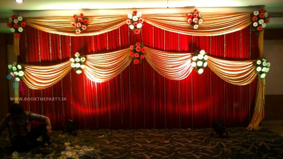 Red and Gold Drapes Theme