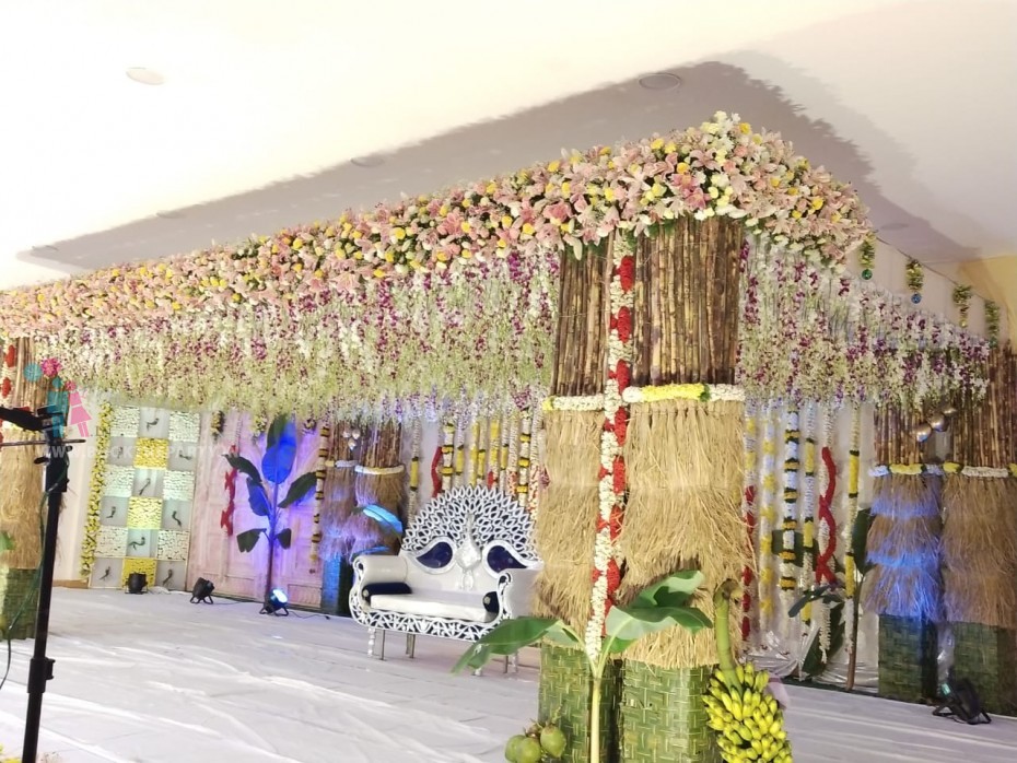 ORCHIDS HANGING & TRADITIONAL PILLARS THEME