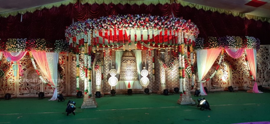 South Indian Wedding Wooden Kalyana Mandapam - Wedding Stages