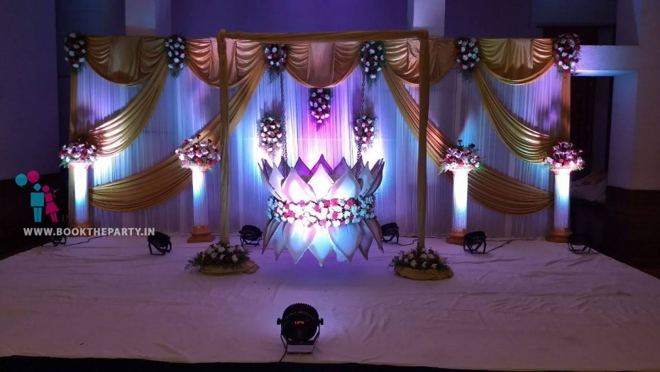 Lotus cradle deals