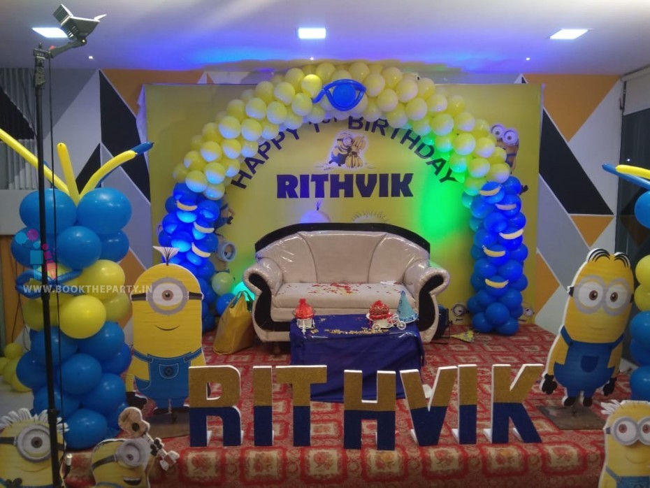 Minions Theme with Balloon Arch
