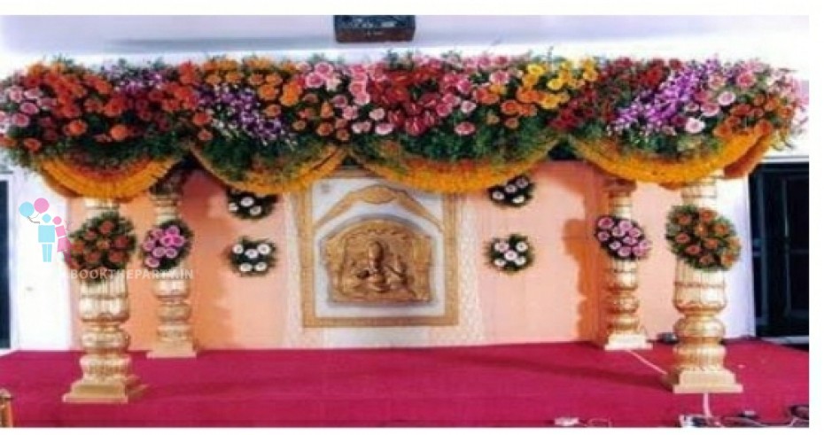 Drapes with Square Mandapam 