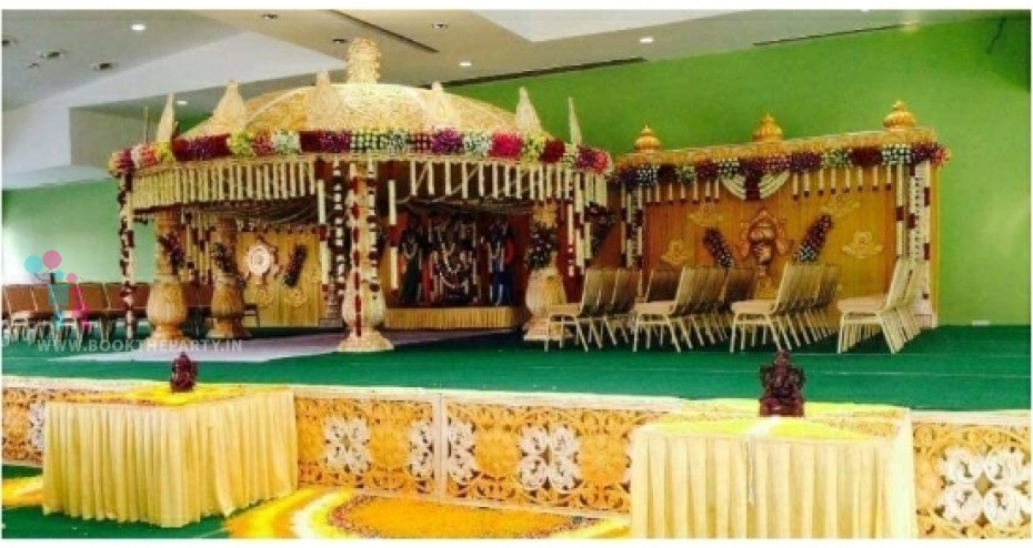 Round Fiber Mandapam with Flowers and Garlands 