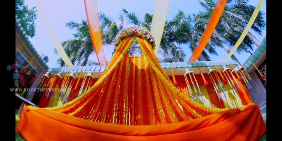 Dome Shaped Floral Decor with Diwan Seating 