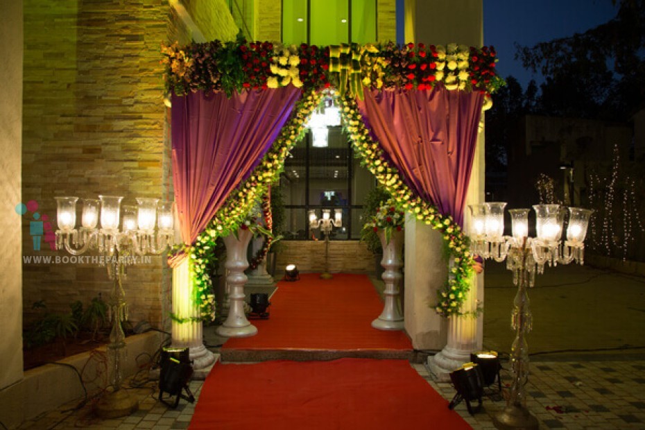 Round Mandapam with White Drapes 