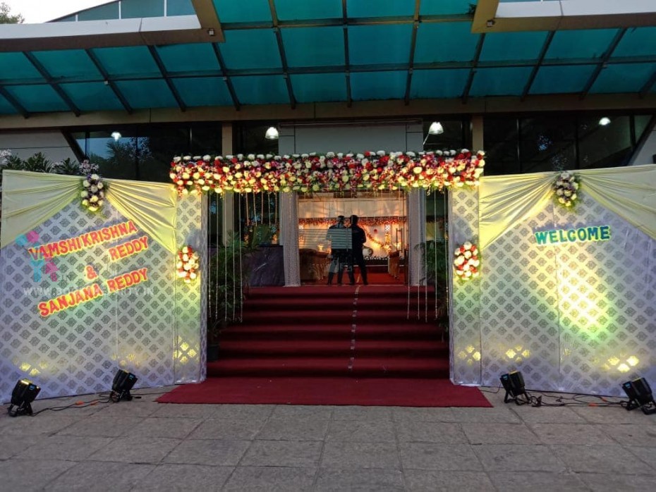 Crown Mandapam with Drapes Theme 