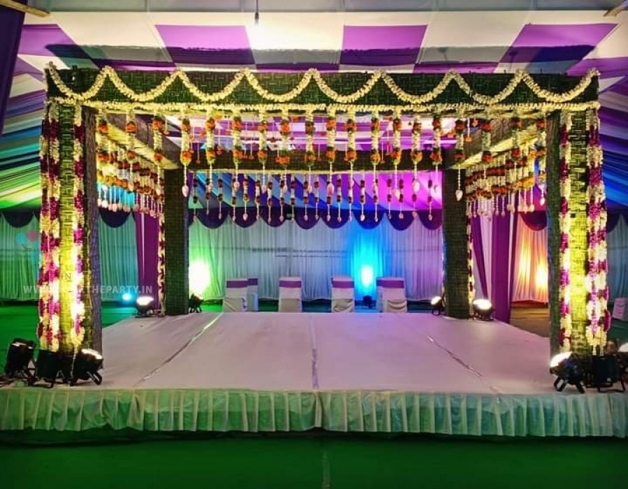 Box Mandapam with Coconut Mat and Lily Hangings 