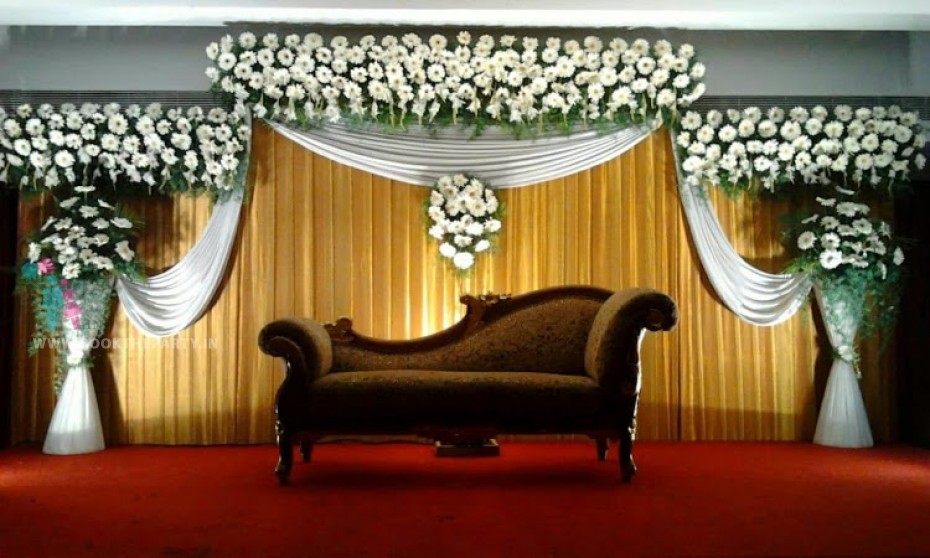 White & Gold Drapes with Gerberas Flowers Theme 