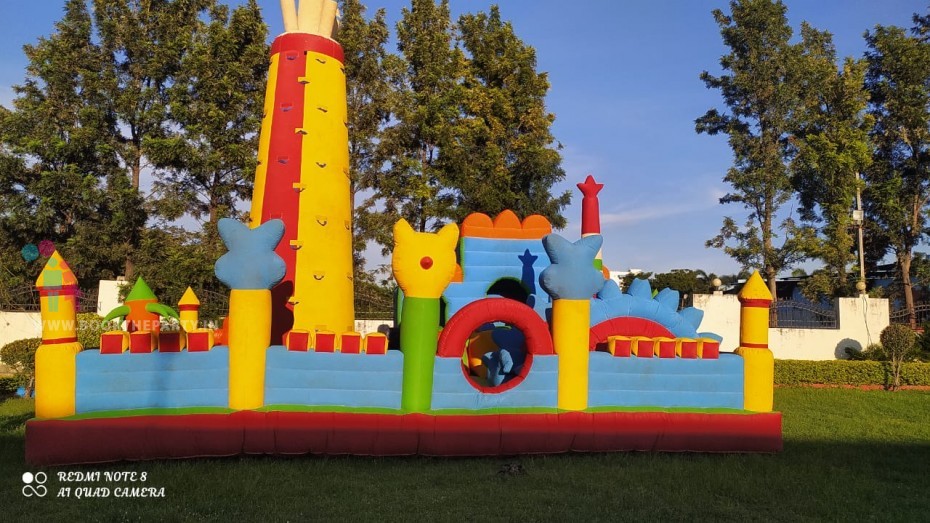 Tower Bouncy 20*30