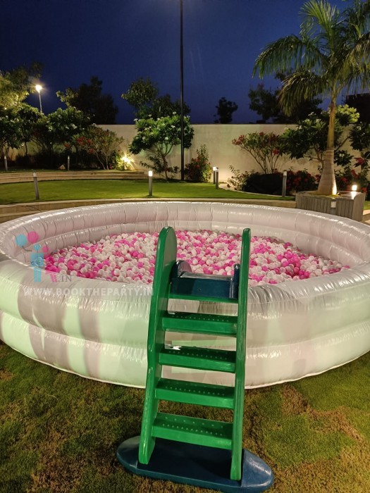 Ball pool 8*8