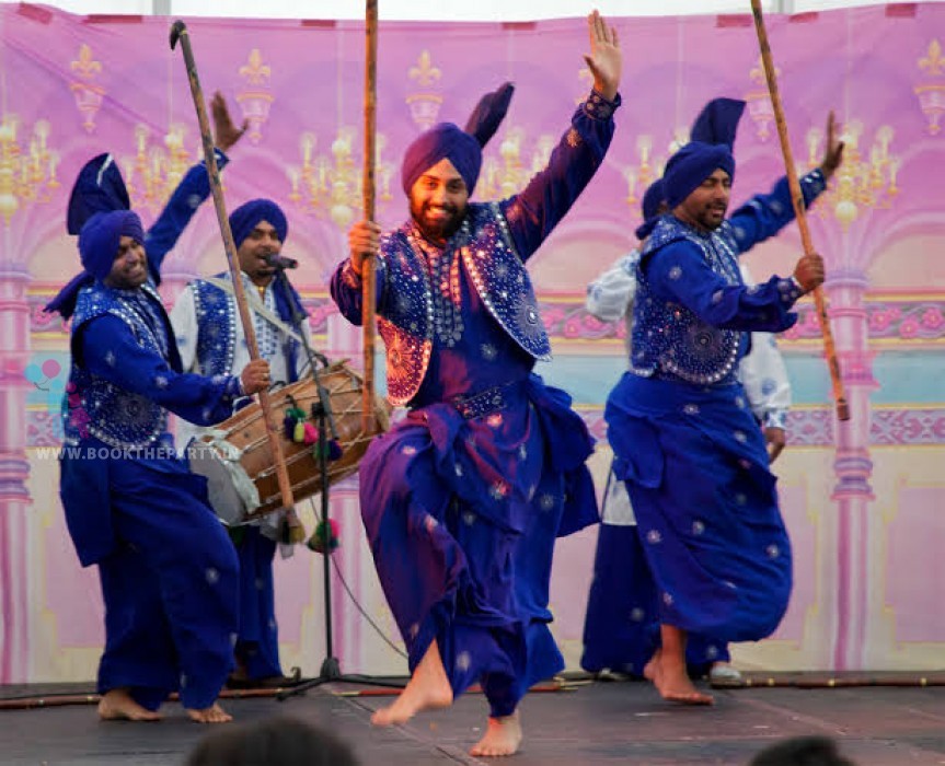Punjabi Bhangra Dancers Jodi