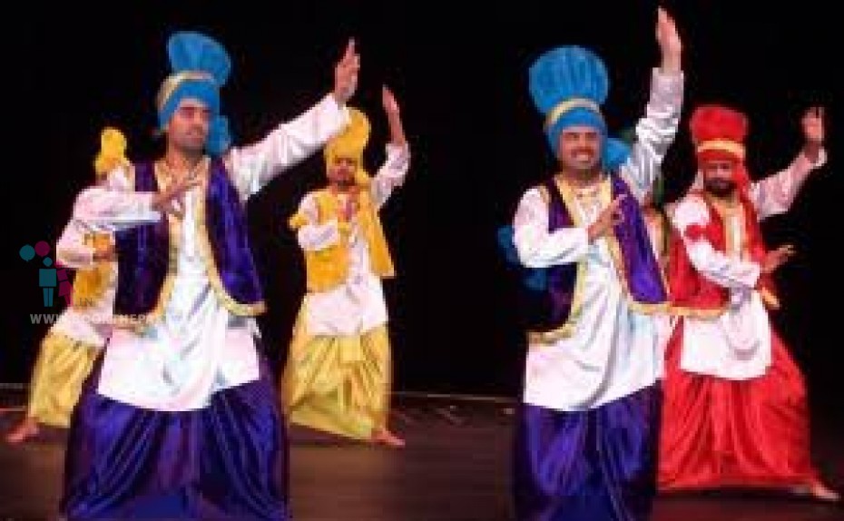 Punjabi Bhangra Dancers Jodi