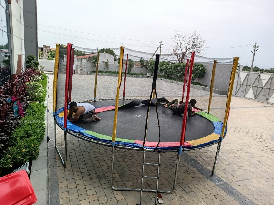 Trampoline 10*10