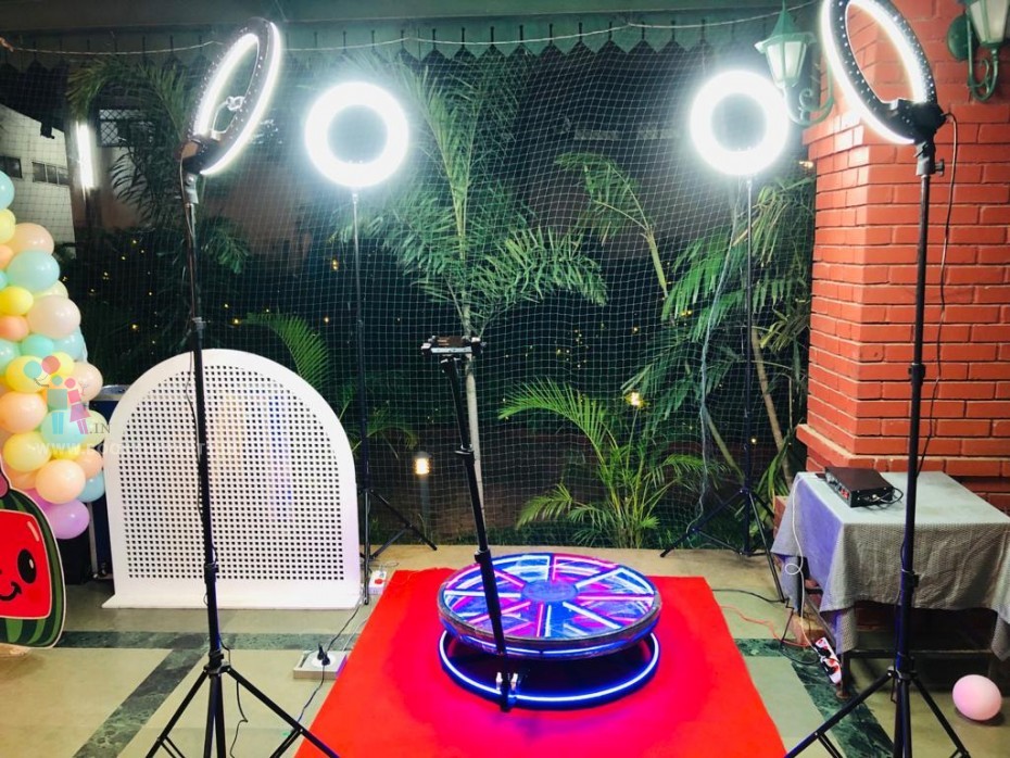 360 Degrees Sellfie Booth