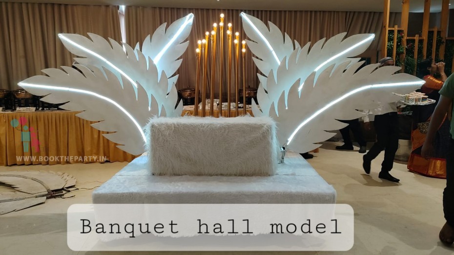 Banquet hall Feather special Entry vehicle