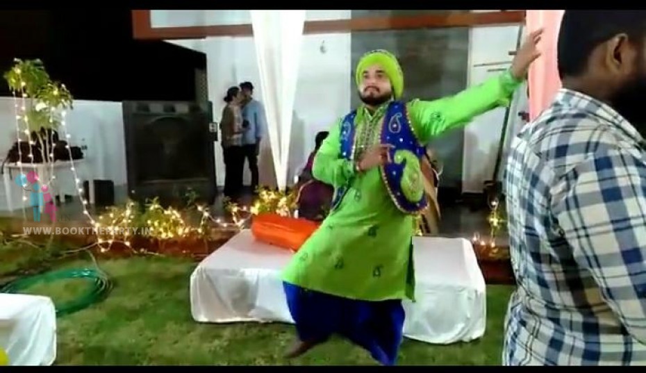 Punjabi Dhol with Bhangra Dance