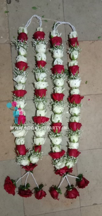 White and Red Roses in Gypsy Garland